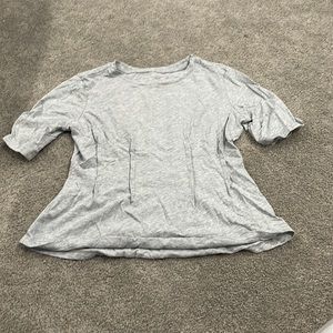 t shirt cinched at the waist